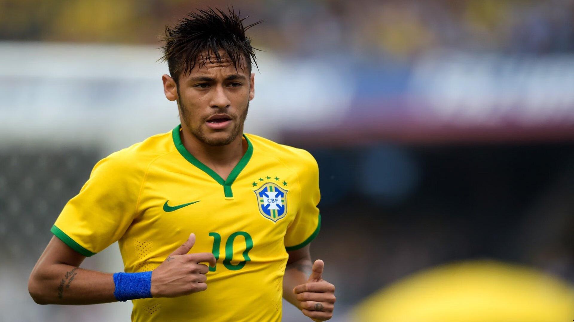 巴萨官方确认莱万左大腿股二头肌不适，波兰前锋将缺席甘伯杯对决